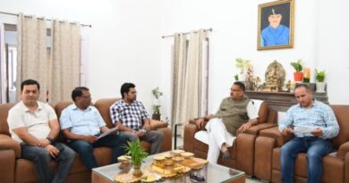 कैबिनेट मंत्री गणेश जोशी ने क्षतिग्रस्त सड़कों को ठीक करने के अधिकारियों को दिए निर्देश