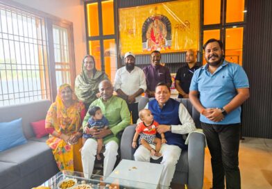 मुख्यमंत्री धामी ने विधायक अरविंद पांडेय के आवास पहुंचकर परिजनों से की भेंट