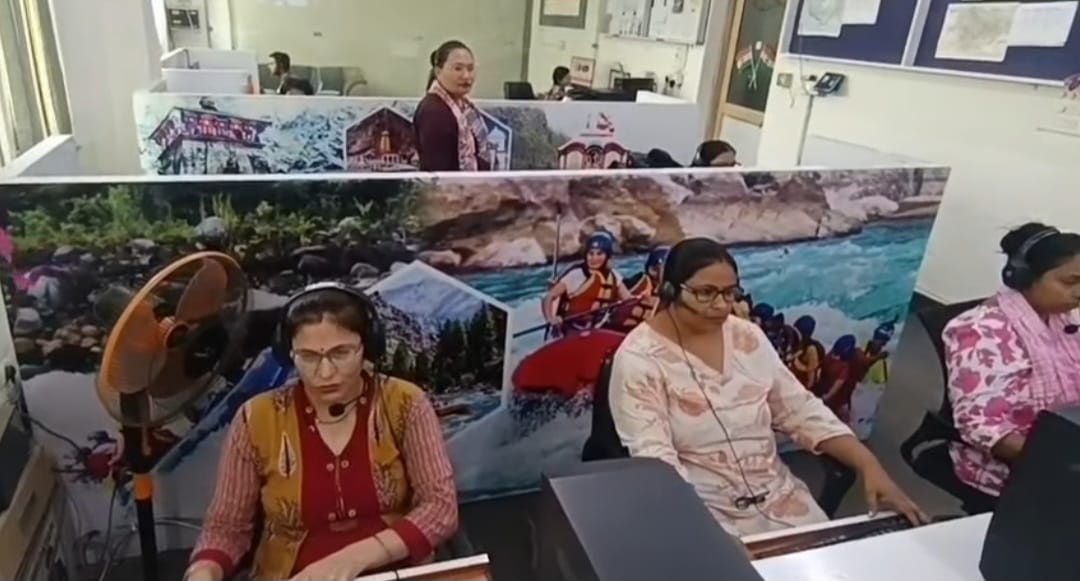 चारधाम यात्रा की 24 घंटे निगरानी कर रहा कमांड कंट्रोल रूम, 45 हज़ार से अधिक शिकायतों का हुआ समाधान