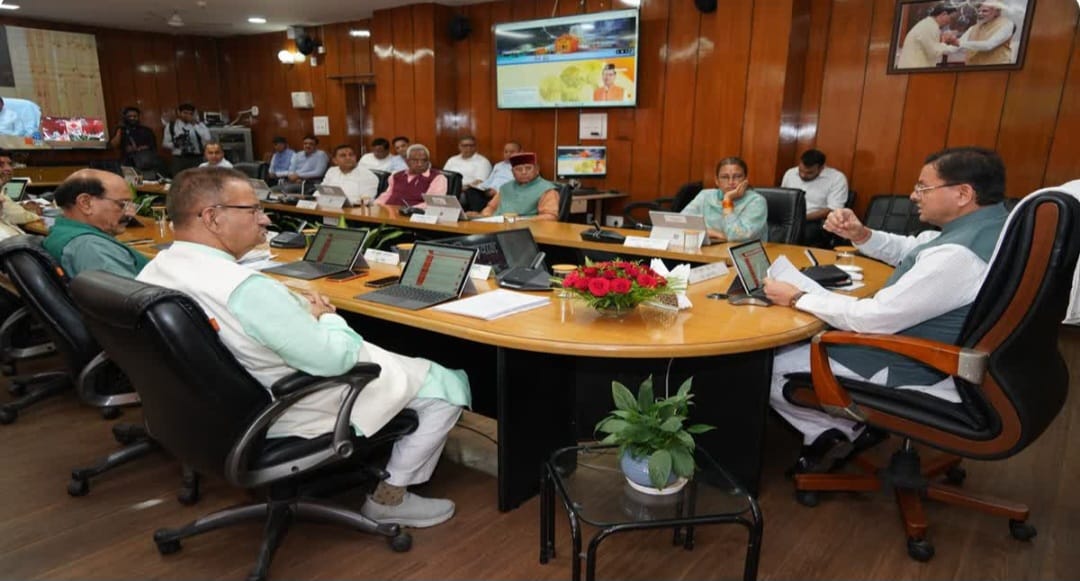 धामी कैबिनेट की बैठक संपन्न, 12 प्रस्तावों पर लगी मुहर, एक क्लिक में जानिए