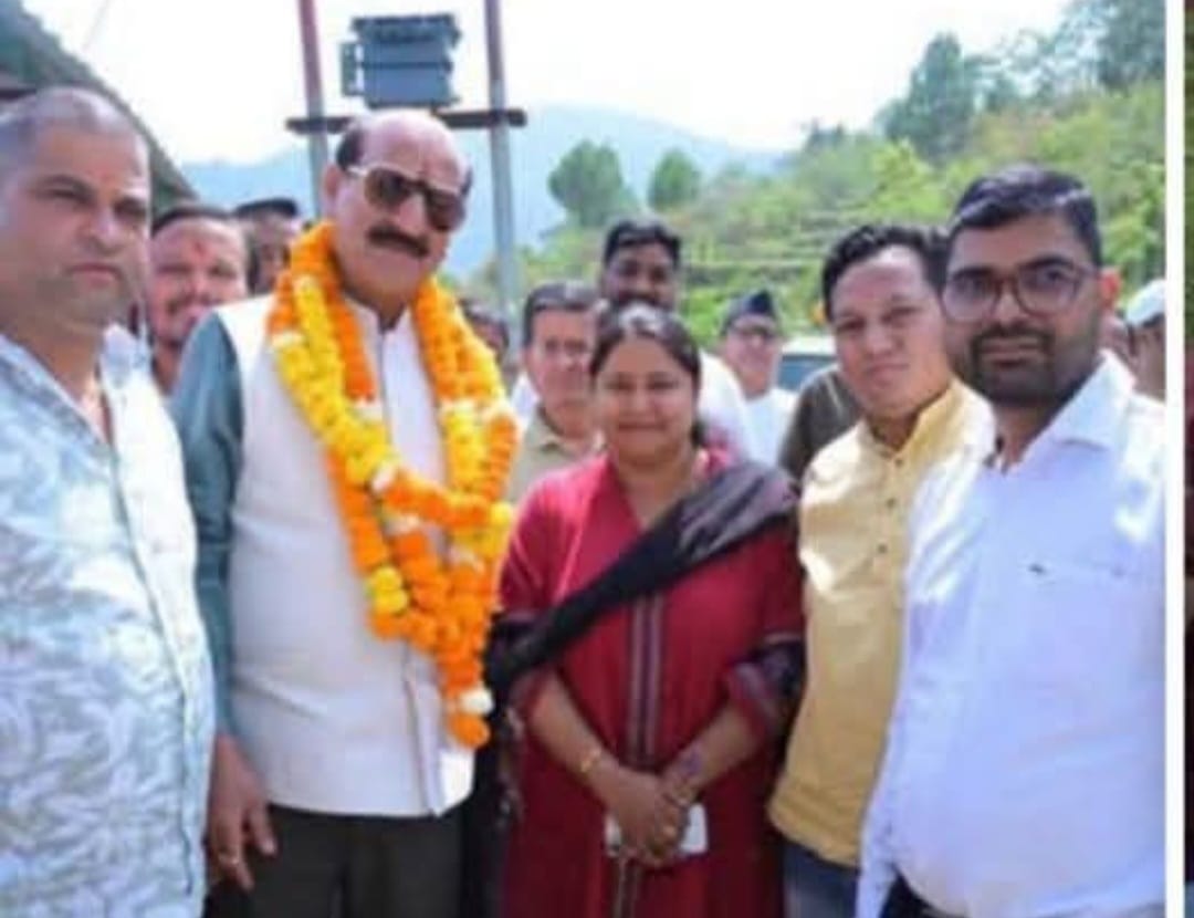 कैबिनेट मंत्री सुबोध उनियाल पहुंचे क्वीली पालकोट , मंदिर मूर्ति स्थापना मे प्रतिभाग के साथ जन समस्याओं को सुना 