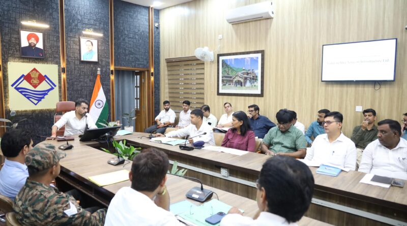 जनता की सुविधा सर्वाेपरि, विकास कार्यों में नहीं होगी किसी प्रकार की ढिलाई-डीएम दून