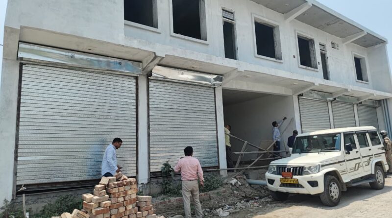अवैध निर्माणों पर एमडीडीए का शिकंजा, ऋषिकेश में तीन निर्माणाधीन भवन सील