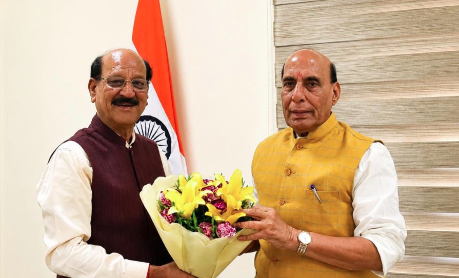 केंद्रीय रक्षा मंत्री राजनाथ सिंह से मिले कैबिनेट मंत्री सुबोध उनियाल