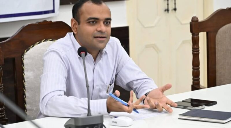 स्वच्छता रैंकिंग में सुधार एवं सुप्रीम कोर्ट के आदेशों के अनुपालन पर जिलाधिकारी ने दिए कड़े निर्देश