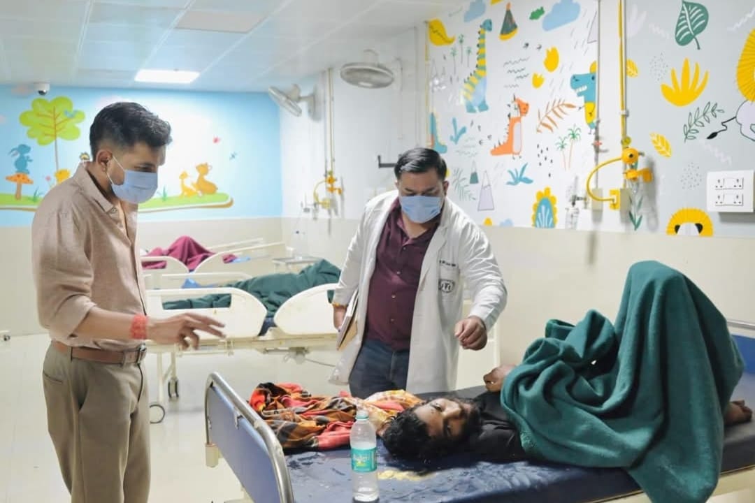 कोरोनेशन अस्पताल की बदहाली पर भड़के देहरादून डीएम डॉ0 आशीष चौहान, व्यवस्थाएं सुधारने के सख्त निर्देश