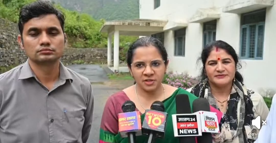 नैनबाग तहसील दिवस में जिलाधिकारी ने सुनीं जनसमस्याएं, अधिकारियों को समयबद्ध समाधान के दिए निर्देश