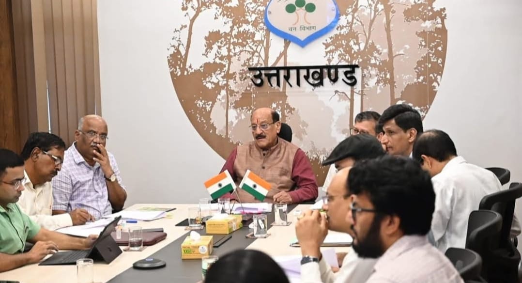 वन मंत्री सुबोध उनियाल ने वन विभाग की समीक्षा बैठक में योजनाओं के प्रभावी एवं समयबद्ध क्रियान्वयन के दिए निर्देश