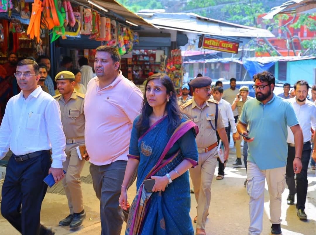 कांवड़ यात्रा से पहले DM ने नीलकंठ क्षेत्र की तैयारियों का लिया जायजा