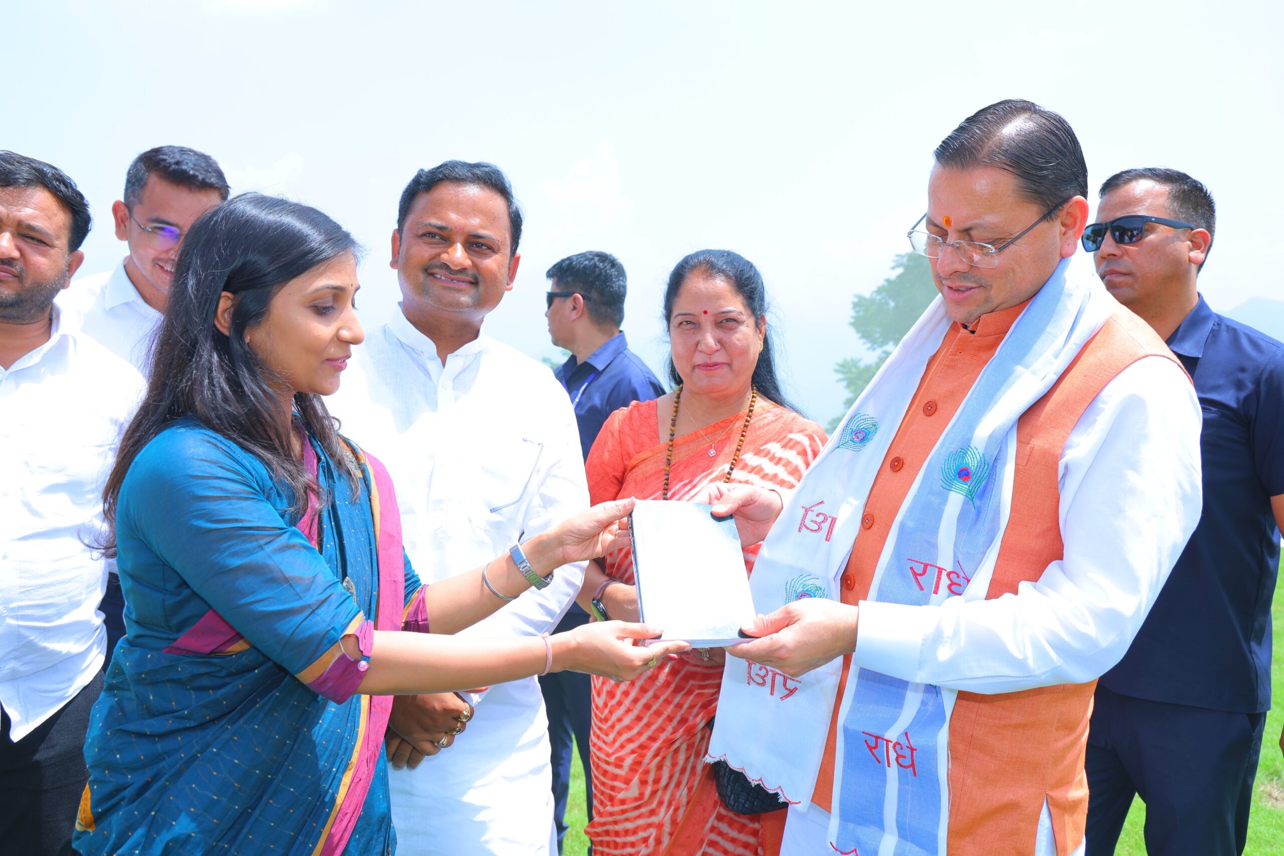 यमकेश्वर के ग्राममाला पहुंचे सीएम धामी, पौधरोपण कर दिया हरित उत्तराखंड का संदेश