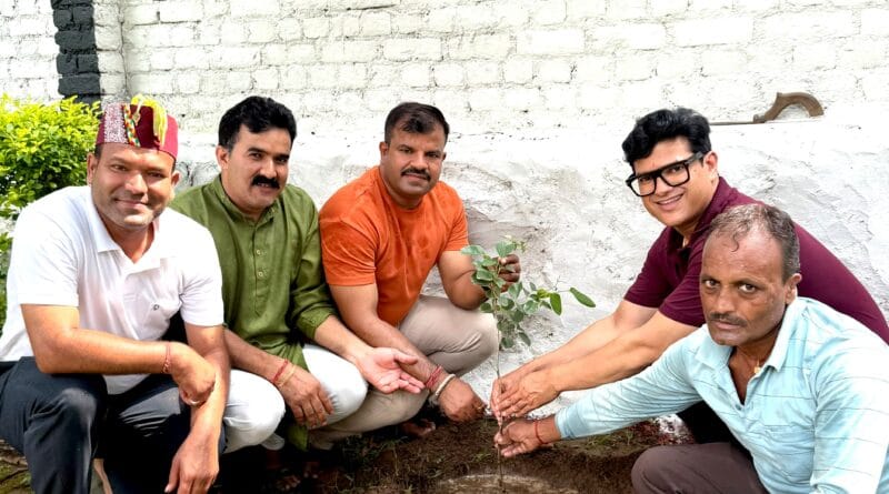 हरेला पर्व पर सीआईएमएस एंड यूआईएचएमटी ग्रुप ऑफ कॉलेजेज में पौधरोपण, पर्यावरण संरक्षण का दिया संदेश