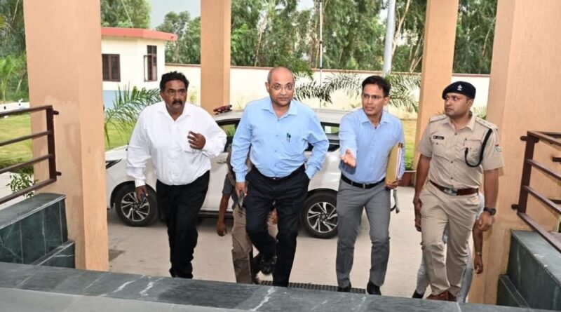 आयुक्त गढ़वाल मंडल आनंद स्वरूप ने किया भगवानपुर तहसील कार्यालय का निरीक्षण
