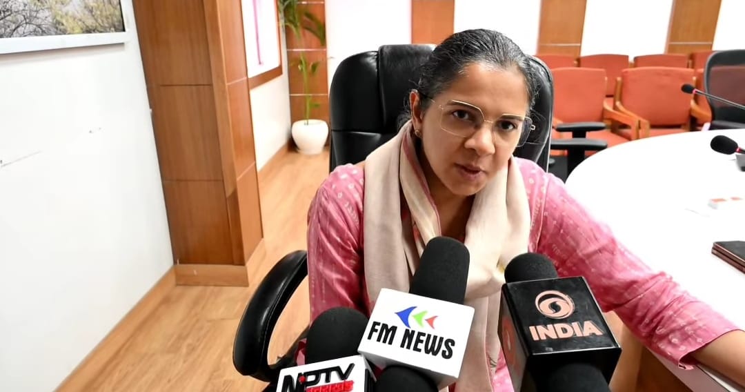 जनता मिलन कार्यक्रम में प्राप्त 57 शिकायतें, डीएम ने सम्बन्धित विभागीय अधिकारियों को समयान्तर्गत निस्तारण करने के दिए निर्देश