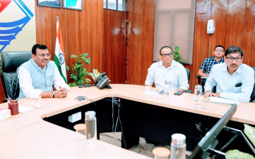 मुख्य सचिव ने ग्रोथ सेंटर्स की प्रगति के सम्बन्ध में सभी सम्बन्धित विभागों के साथ की बैठक