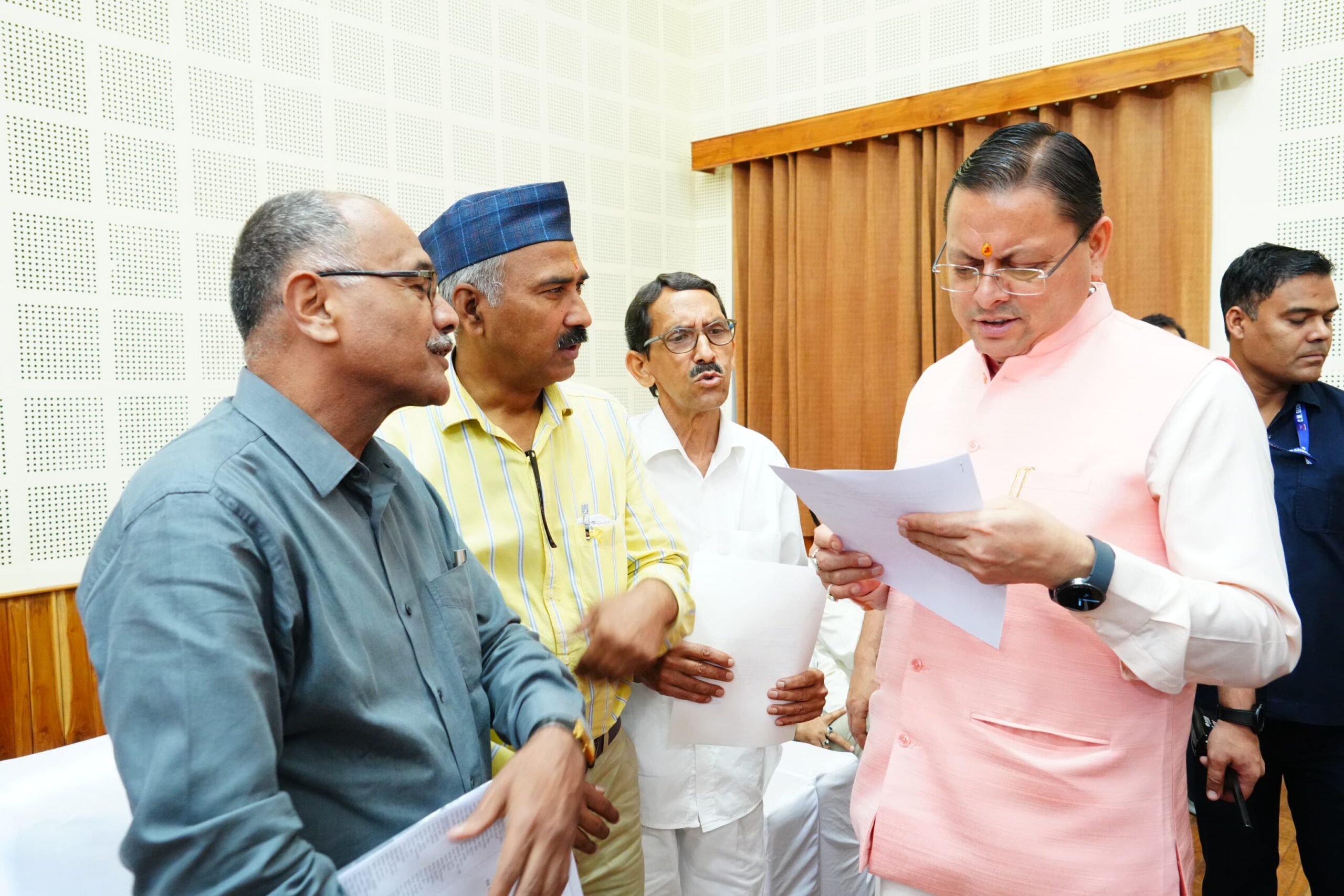 मुख्यमंत्री ने जन समस्याओं के त्वरित एवं समयबद्ध समाधान के दिए निर्देश