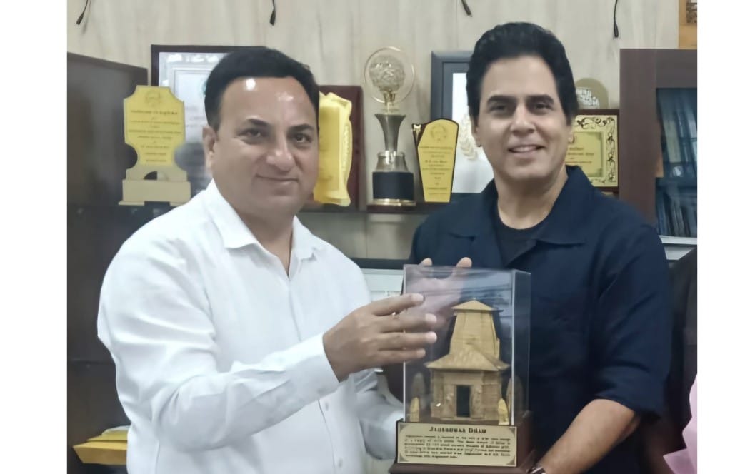फिल्म अभिनेता अमन वर्मा ने की फिल्म विकास परिषद के नोडल अधिकारी से भेंट
