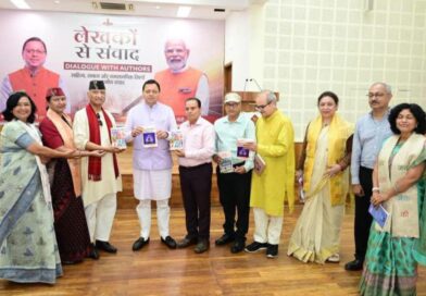 मुख्यमंत्री धामी ने प्रदेश भर से आए वरिष्ठ लेखकों एवं साहित्यकारों के साथ संवाद किया