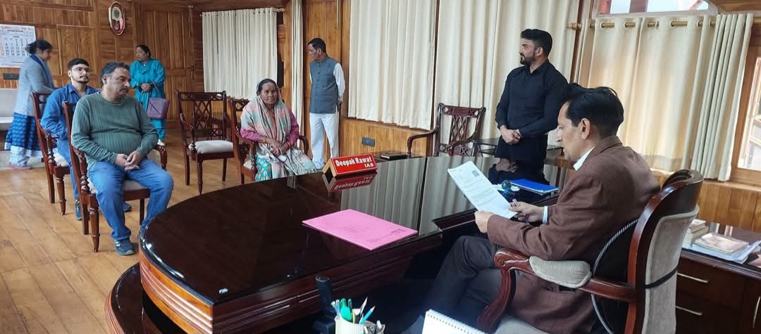 कुमाऊं आयुक्त के निर्देश पर विरासतन दाखिल खारिज का प्रकरण निस्तारित, रेवती देवी के नाम दर्ज हुई भूमि