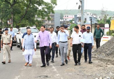 मुख्यमंत्री धामी ने किया नंदा की चौकी पुल एप्रोच रोड का निरीक्षण