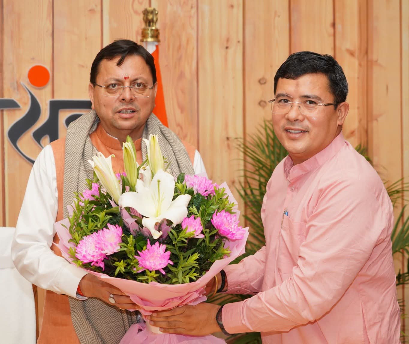 कपकोट के विकास कार्यों को लेकर सीएम धामी से मिले विधायक सुरेश गढ़िया