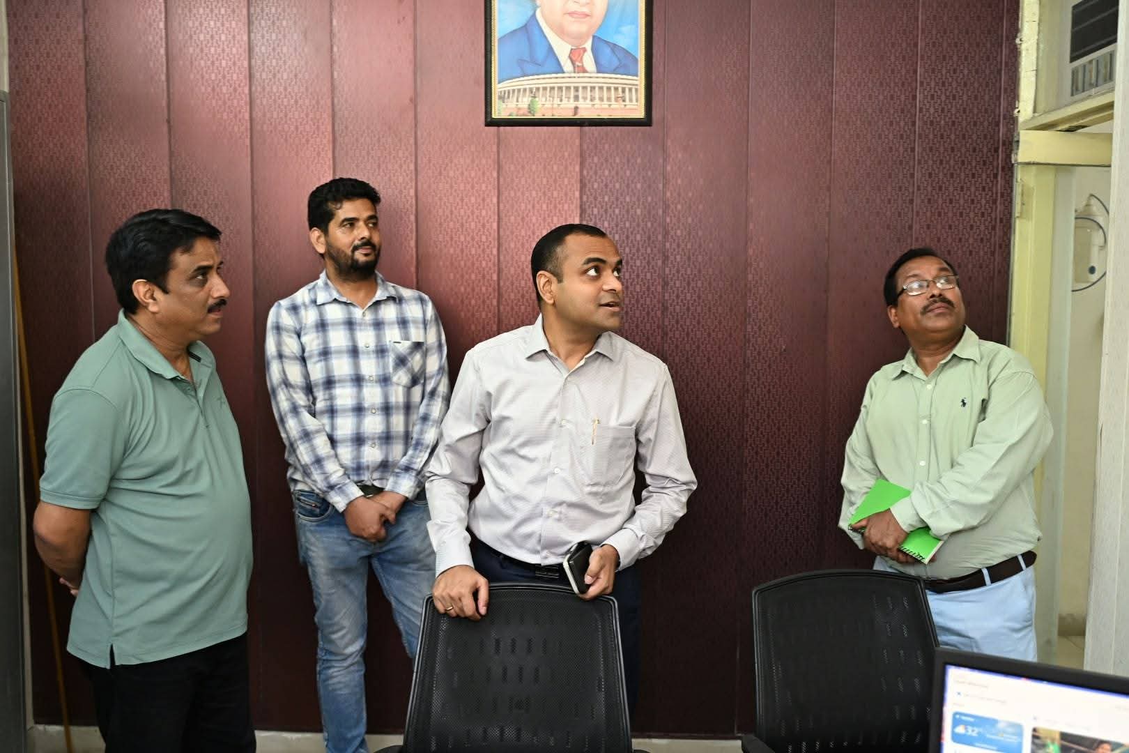 हरिद्वार में पर्यटन स्थलों के विकास पर जोर, डीएम ने पर्यटन कार्यालय का किया औचक निरीक्षण