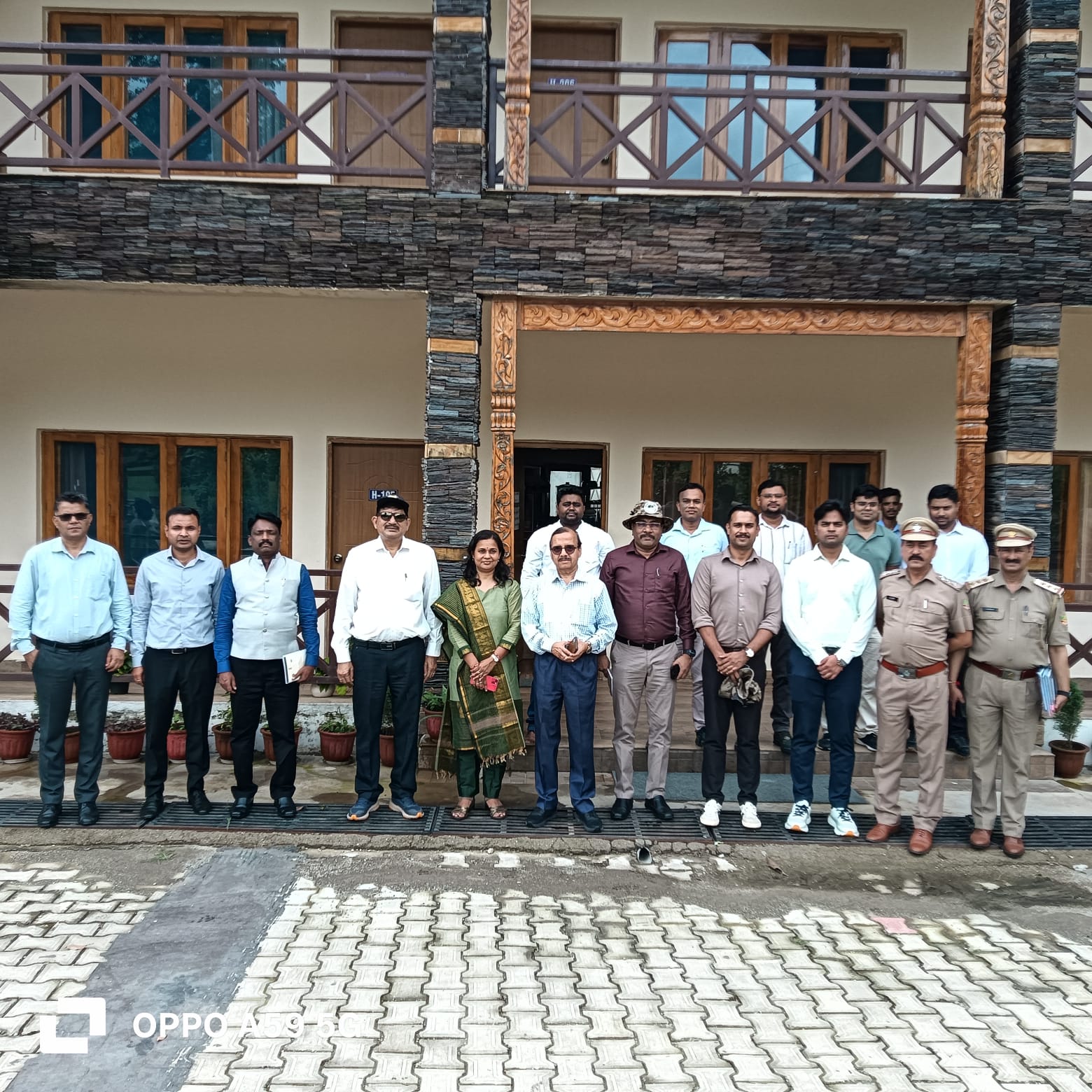 विभिन्न राज्यों से आए 20 IFS अधिकारियों ने किया ‘लेखक गांव’ का भ्रमण