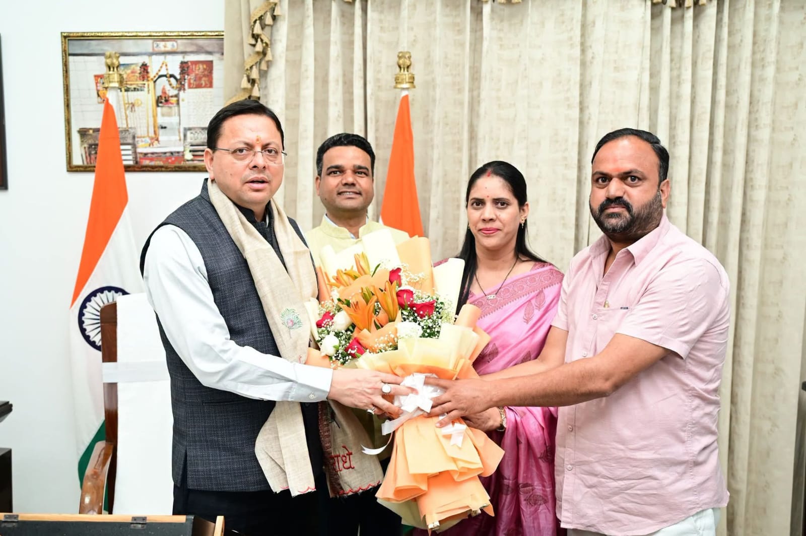 जिला सहकारी बैंक के नवनिर्वाचित पदाधिकारियों ने CM धामी से की मुलाकात