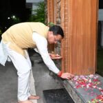 मुख्यमंत्री धामी ने जलाया ‘आशीर्वाद का दीया’, PM मोदी के दीर्घायु जीवन की कामना की