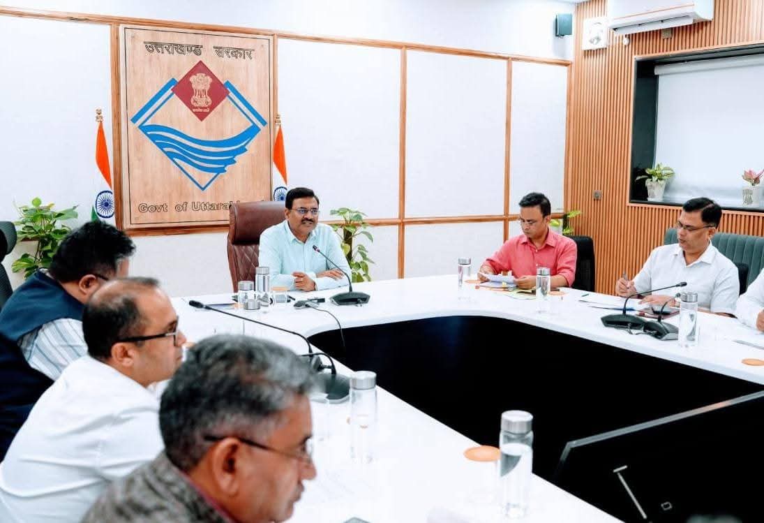 ई-ऑफिस, सरकारी परिसंपत्तियों और पेंशन प्रकरणों की मुख्य सचिव ने की समीक्षा