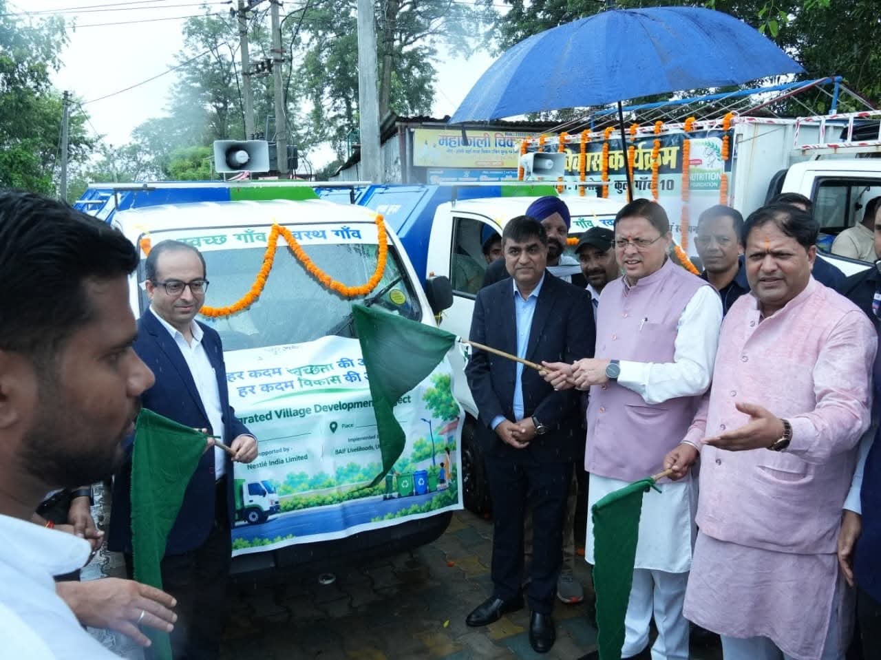 खटीमा में स्वच्छता व्यवस्था को मिली रफ्तार, सीएम धामी ने 15 वाहनों को दिखाई हरी झंडी