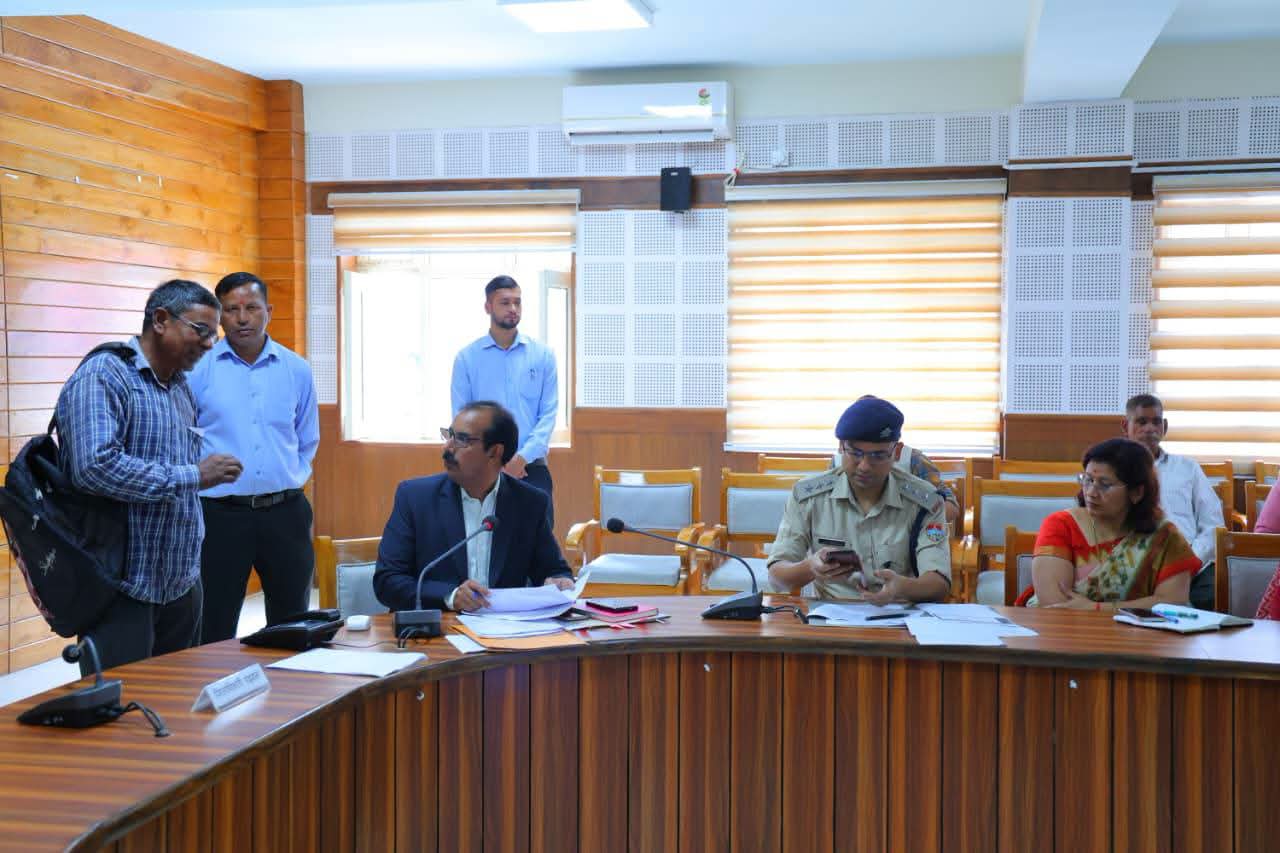 जनता दर्शन में 10 शिकायतें दर्ज, एडीएम ने समयबद्ध निस्तारण के दिए निर्देश