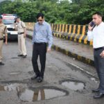 कुमाऊँ कमिश्नर दीपक रावत ने किया सड़कों का निरीक्षण