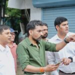 डीएम ने धरातल पर उतरकर जांची सड़कों की स्थिति 15 अक्टूबर तक सभी सड़कों को गड्डामुक्त करने के निर्देश