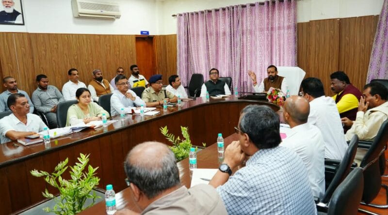 सफाई कर्मचारियों की समस्याओं का समयबद्ध समाधान सुनिश्चित करें अधिकारी: मकवाना
