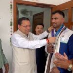 एशियन गेम्स के कांस्य पदक विजेता बॉक्सर कपिल पोखरिया ने CM धामी से की मुलाकात