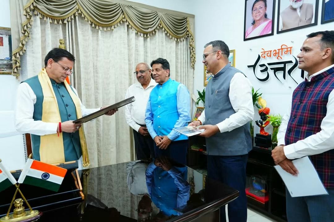 मुख्यमंत्री धामी से ईईपीसी चेयरमैन पंकज चड्ढा ने की मुलाकात, औद्योगिक विकास और निवेश बढ़ाने पर मंथन