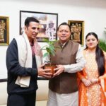 सीएम धामी से मिले अक्षय कुमार, उत्तराखंड की फिल्म नीति पर हुई चर्चा
